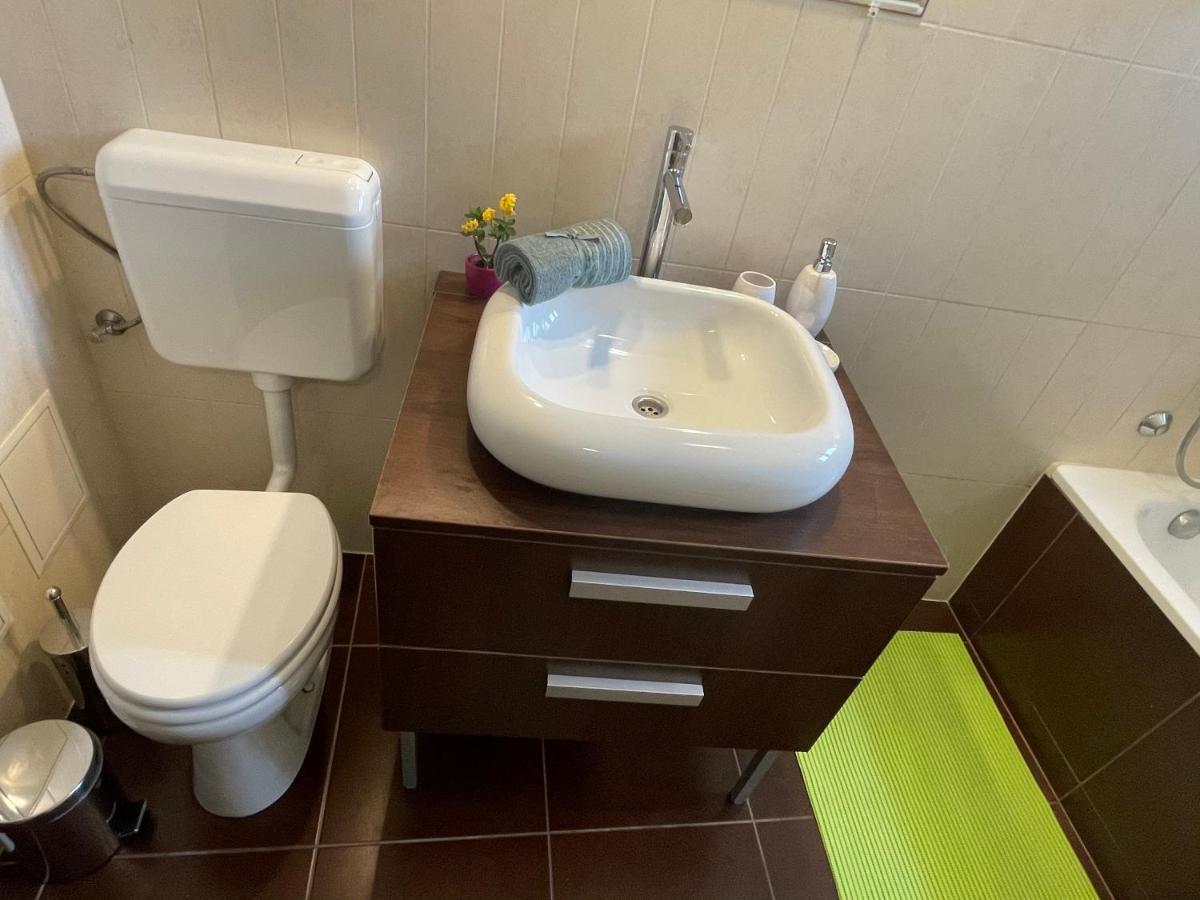 Magnolia Apartman Győr Buitenkant foto